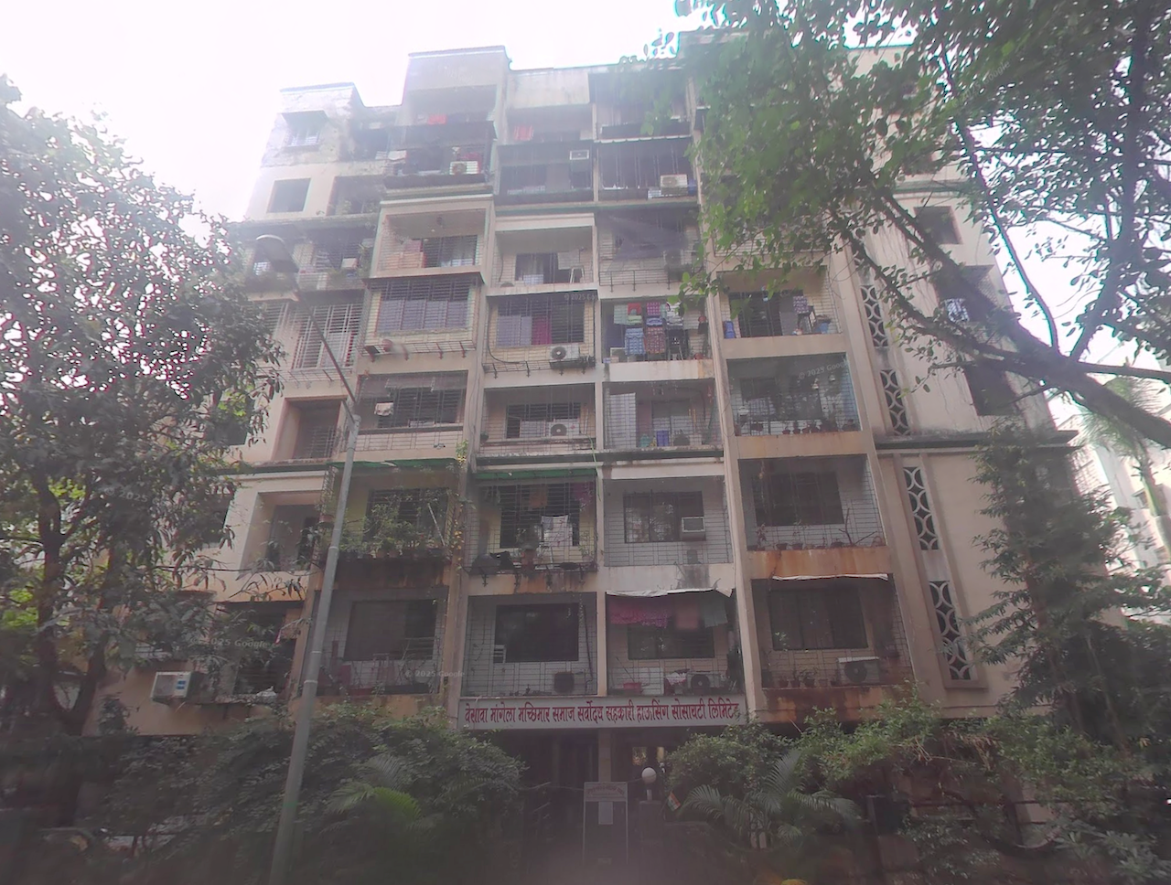 1 BHK Furnished in Versova Mangela CHS , Andheri West