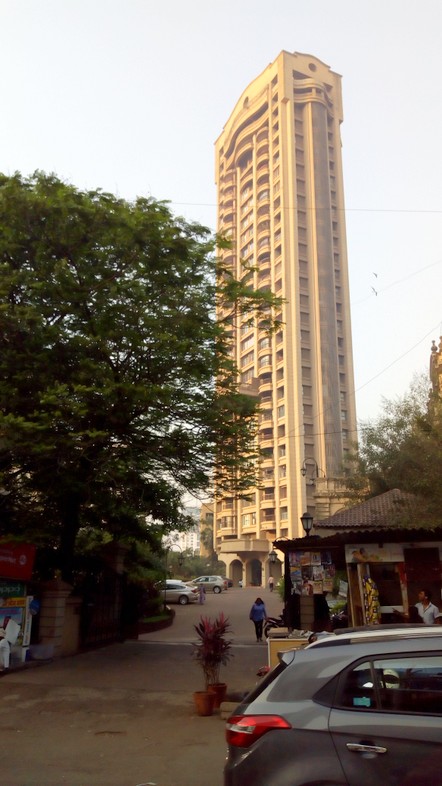 4 BHK Semi-Furnished in Petit Tower , Breach Candy