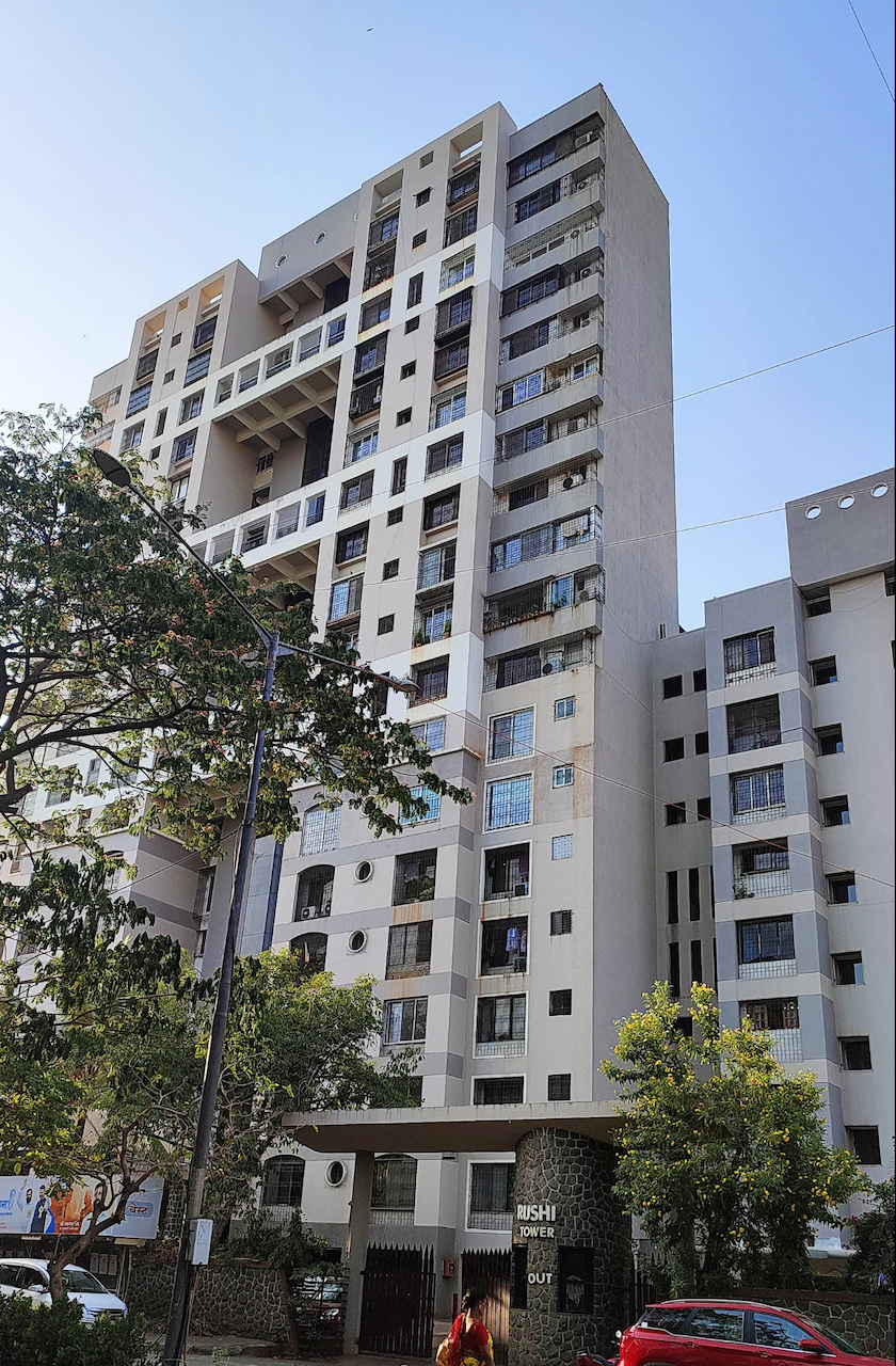 4 BHK in Rushi Towers, Andheri West - Photo 2