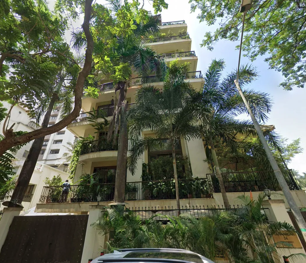 1 Semi-Furnished in Tarangan , Juhu