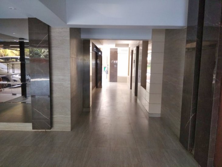 3 BHK Semi-Furnished in Silver Beach Apartment, Juhu - Photo 4