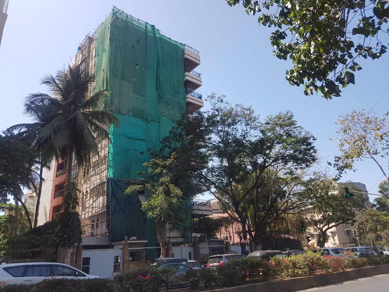 4 BHK Semi-Furnished in Harsh Jyot, Juhu - Photo 3