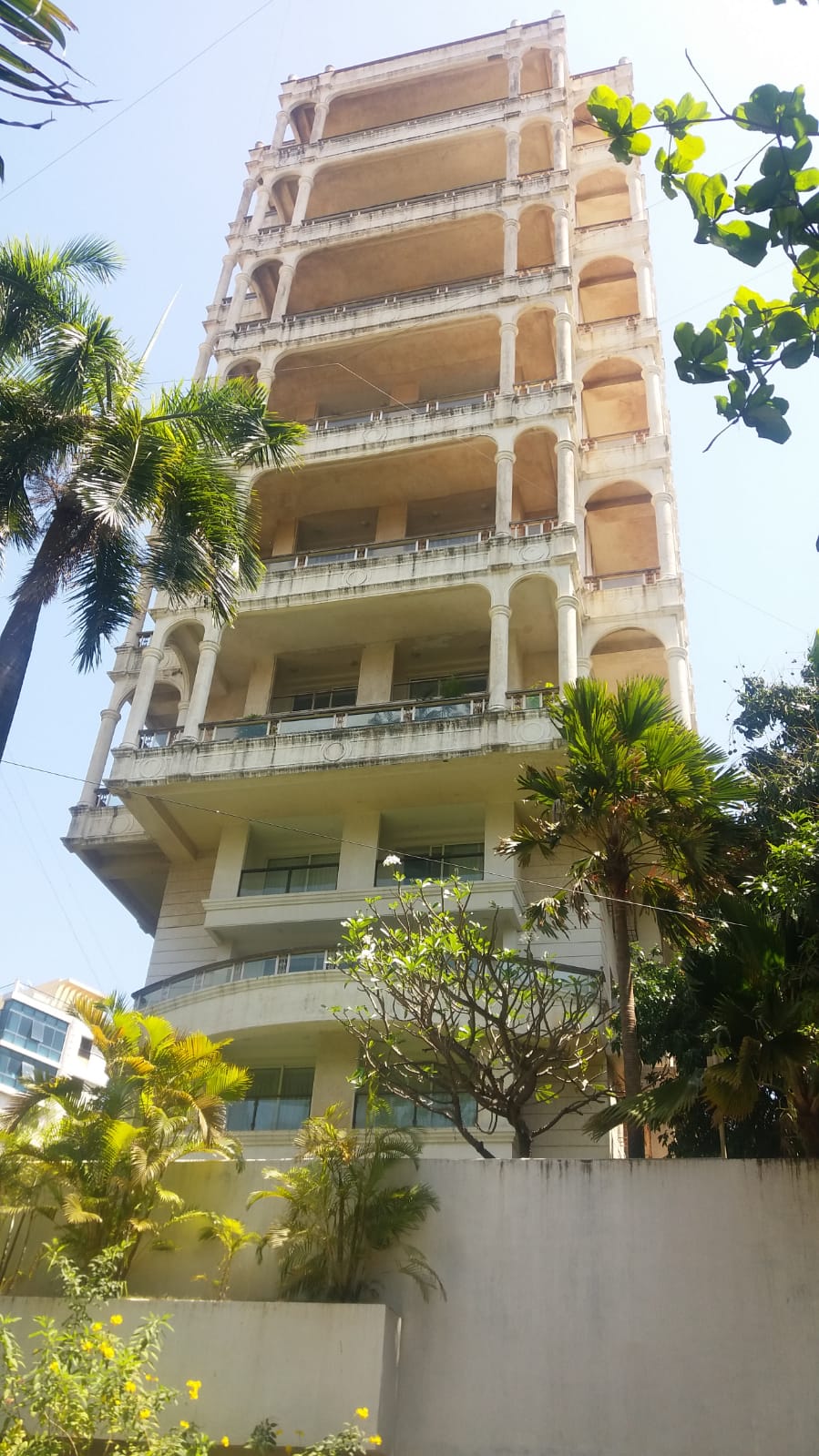 3 BHK Semi-Furnished in Kismat, Bandra West