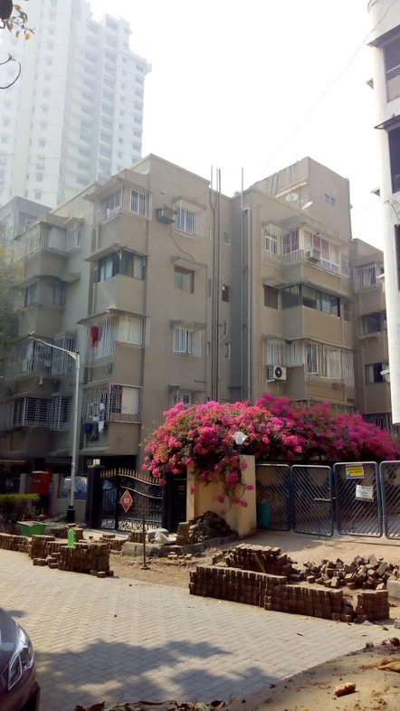 2 Semi-Furnished in Maimoon Apartment , Prabhadevi