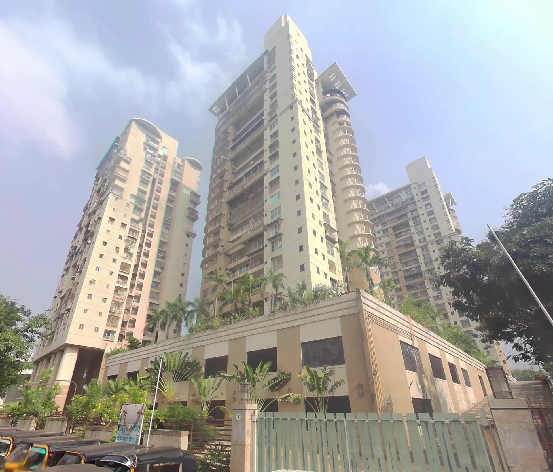 2 BHK Unfurnished in Rustomjee Ozone, Goregaon West - Photo 1