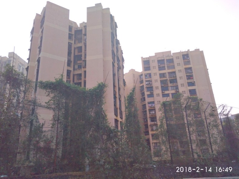 3 BHK in Golden Rays, Andheri West - Photo 1