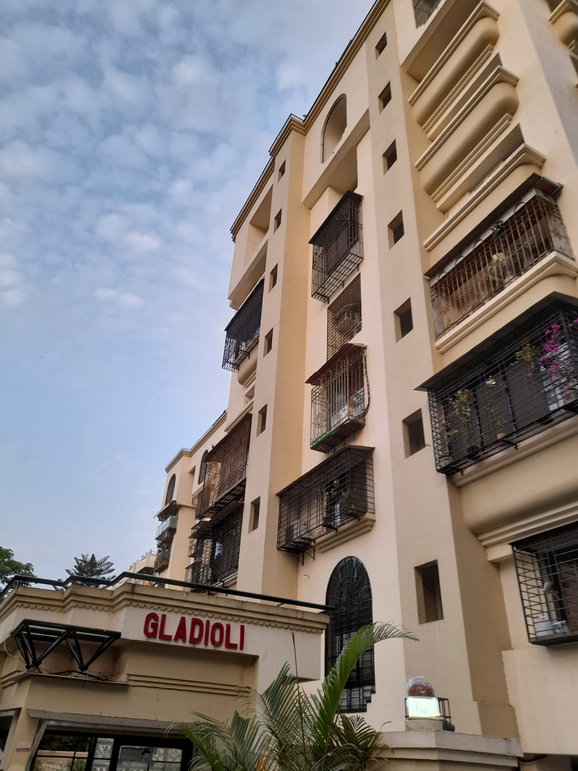 3 BHK in Gladioli, Andheri West - Photo 3