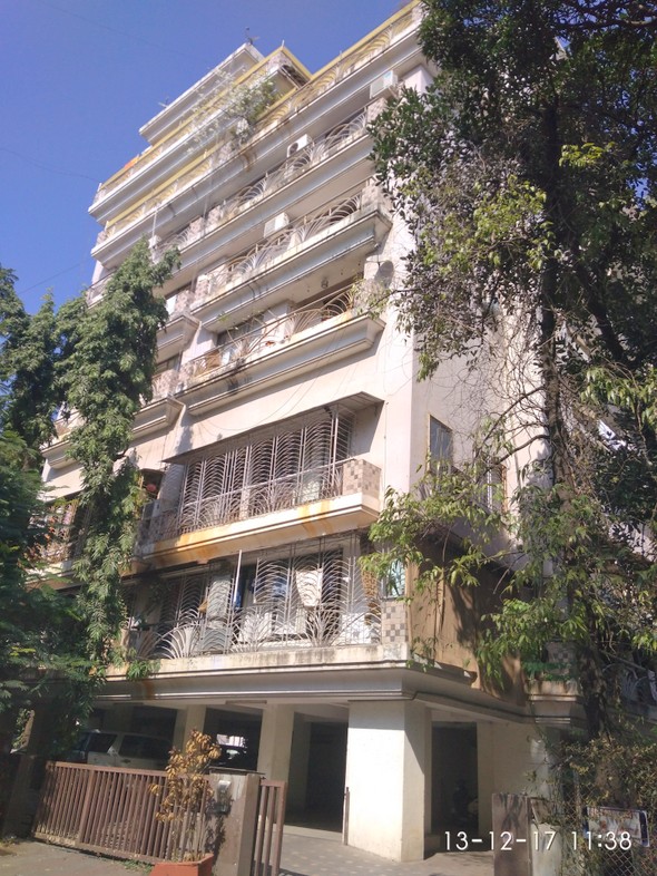 4 BHK Semi-Furnished in Gulmohar , Bandra West