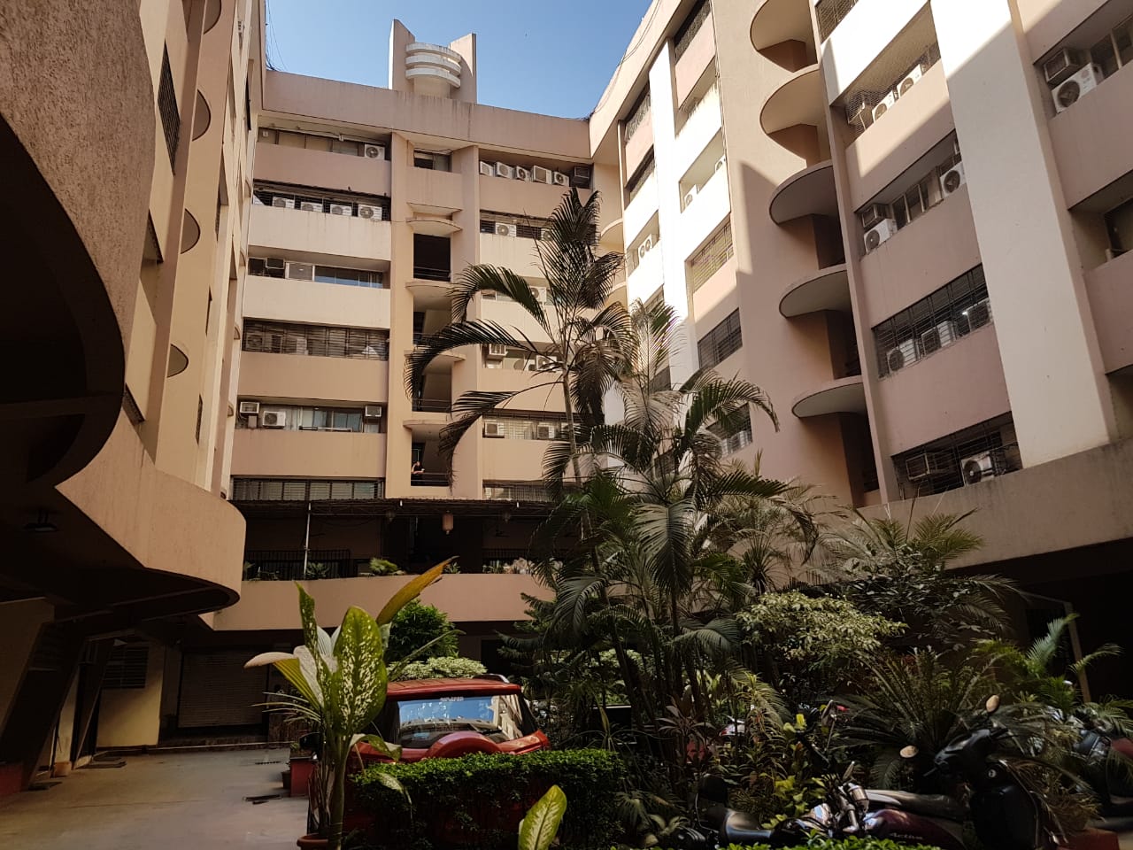 Office Semi-Furnished in Remi Biz Court , Andheri West