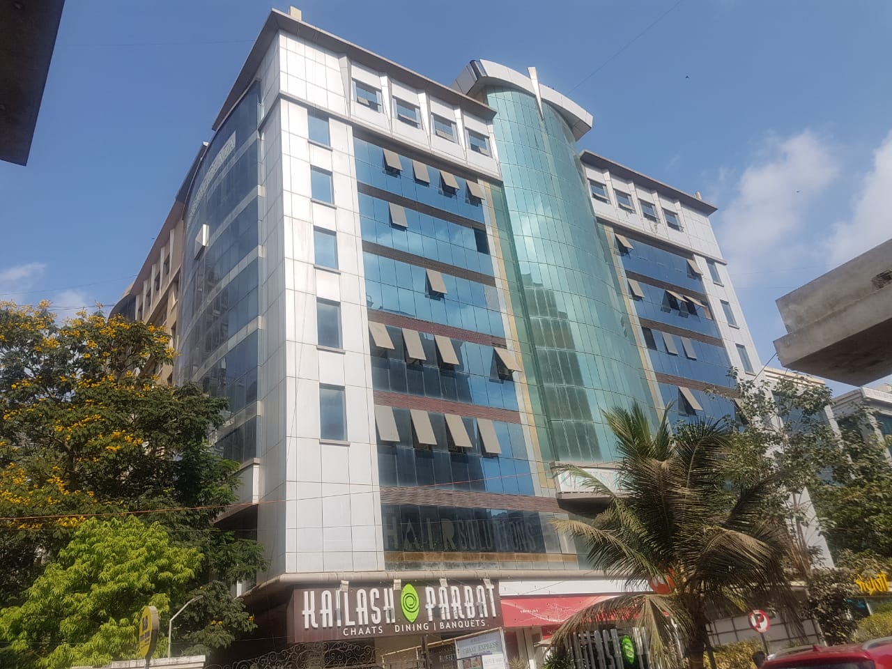 Office Semi-Furnished in Crystal Plaza , Andheri West