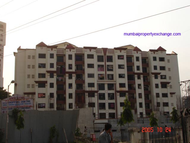 2 BHK Fully Furnished in Gayatri Satsang, Kandivali East - Photo 2