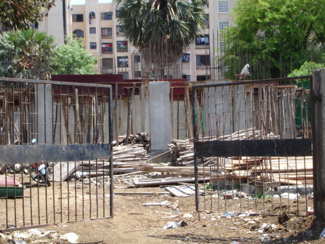 1 BHK Semi-Furnished in Blue Ocean, Kandivali West - Photo 2