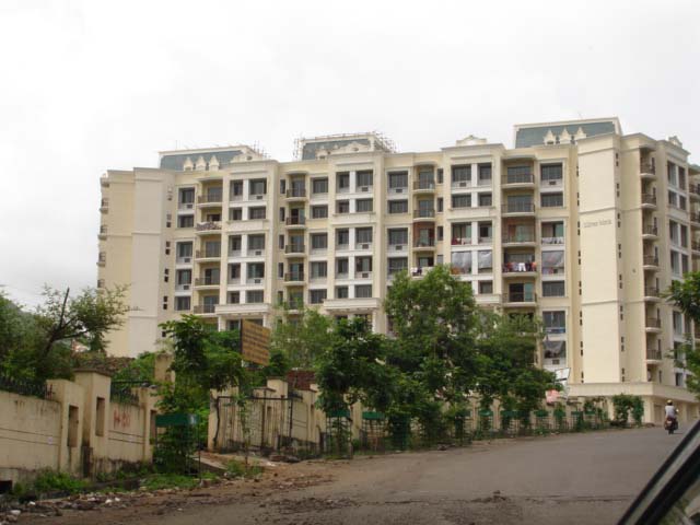 3 BHK Fully Furnished in Silver Birch, Mulund West - Photo 2