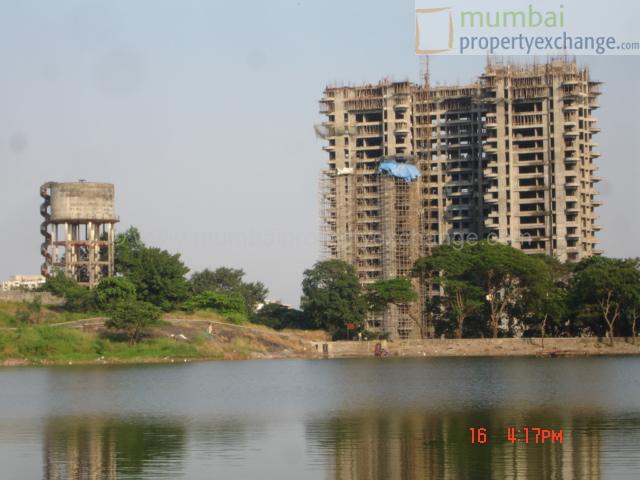 2 BHK Semi-Furnished in Neelkanth Heights, Thane West - Photo 5