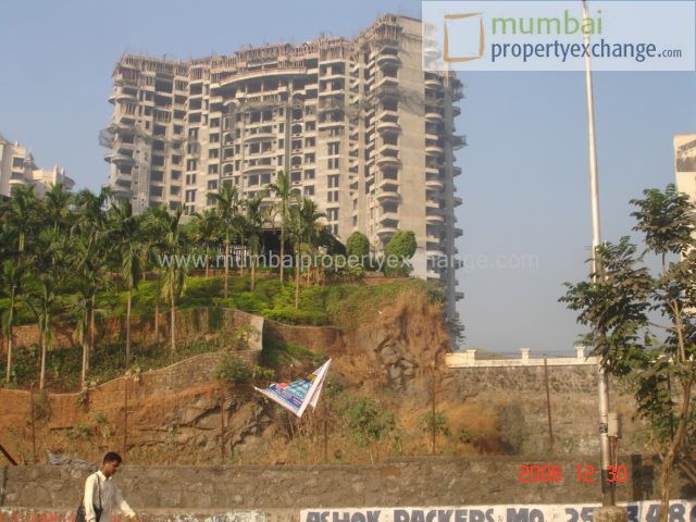 2 BHK Semi-Furnished in Neelkanth Heights, Thane West - Photo 6