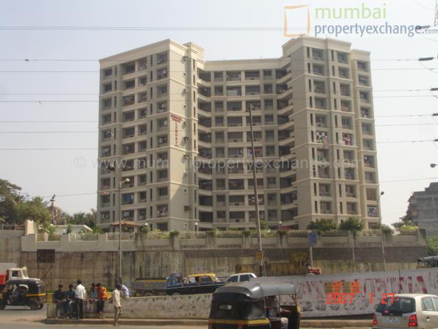 1 BHK Semi-Furnished in Lemont Apt, Malad East - Photo 5