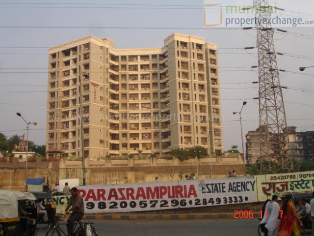 1 BHK Semi-Furnished in Lemont Apt, Malad East - Photo 4