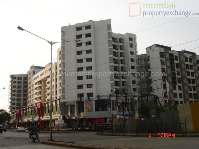 2 BHK Fully Furnished in The Breezy Corner, Kandivali West - Photo 4