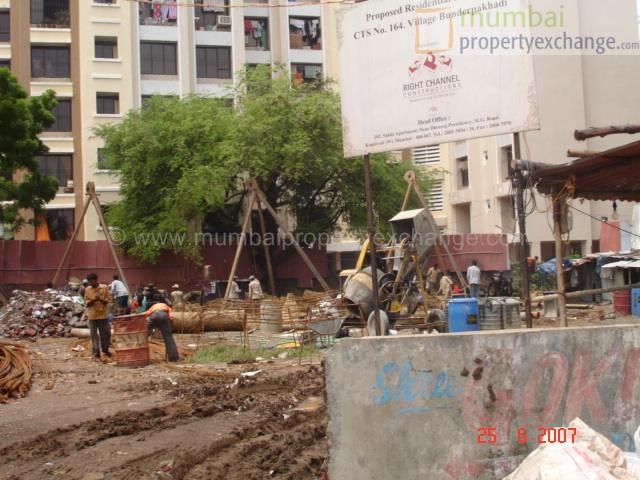 3 BHK Fully Furnished Flat in Trishul Heights, Kandivali West - Photo 3