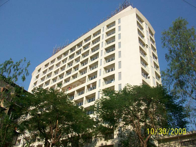 2 BHK Unfurnished in Prakriti, Goregaon East - Photo 1