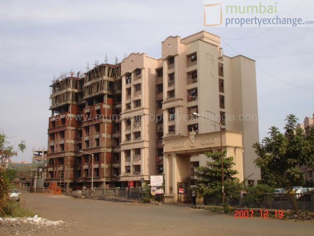 2 BHK in Hyde Park, Thane West - Photo 3