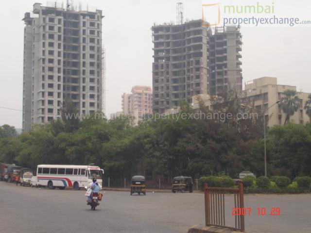 3 BHK Fully Furnished in Fountain Heights, Kandivali East - Photo 2