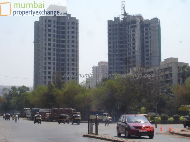 3 BHK Fully Furnished in Fountain Heights, Kandivali East - Photo 4