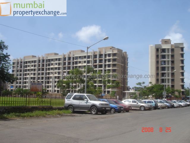 2 BHK in Veena Santoor, Kandivali West - Photo 3