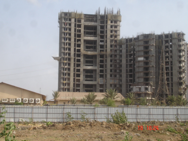 3 BHK Fully Furnished in Lodha Luxuria, Thane West - Photo 4