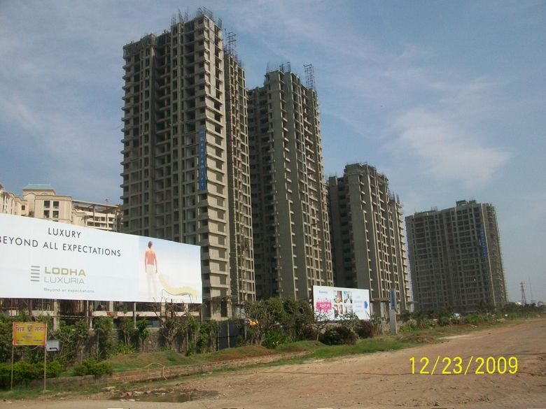 3 BHK Fully Furnished in Lodha Luxuria, Thane West - Photo 6