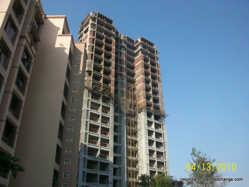 1 BHK in Runwal Pearl, Thane West - Photo 4