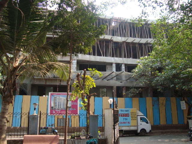 2 BHK in La Classic, Malad West - Photo 3