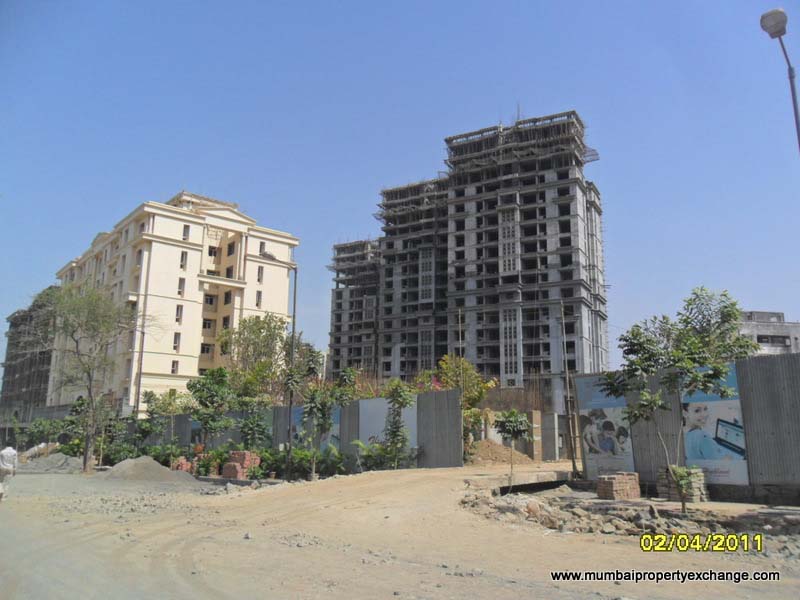 2 BHK Fully Furnished in Highland Gardens, Thane West - Photo 4