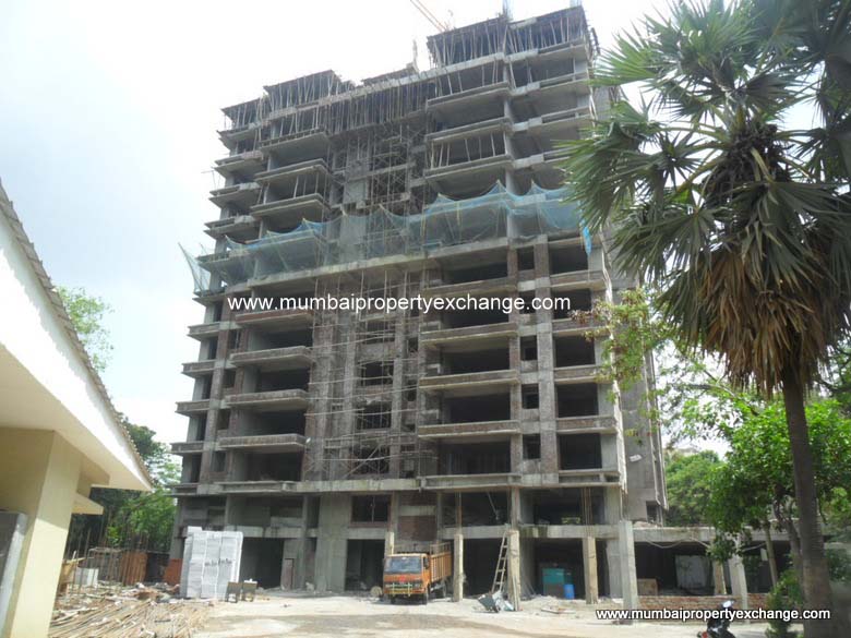 4 BHK Semi-Furnished in Greeshma Residency, Thane West - Photo 3