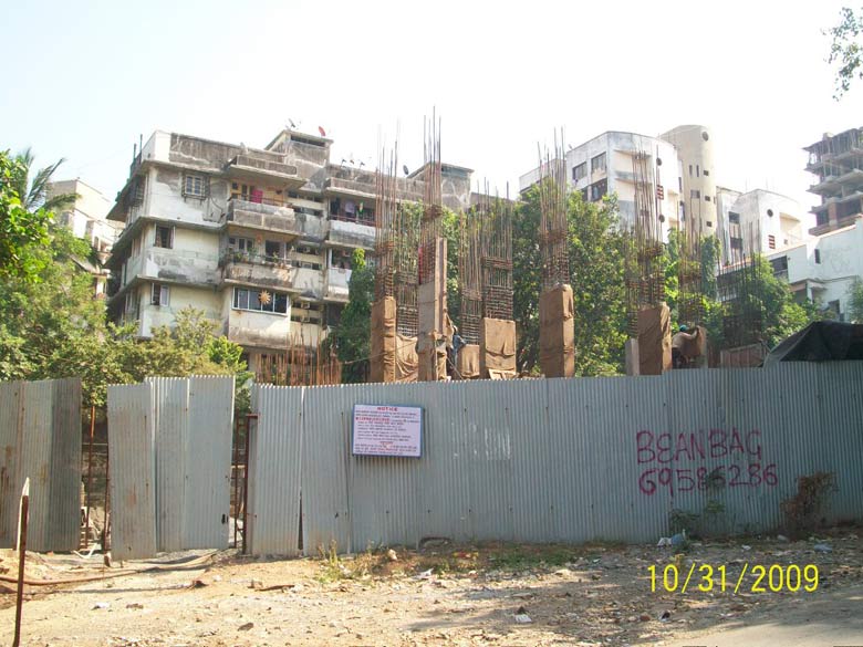 3 BHK Semi-Furnished in Boulevard 15, Malad East - Photo 2