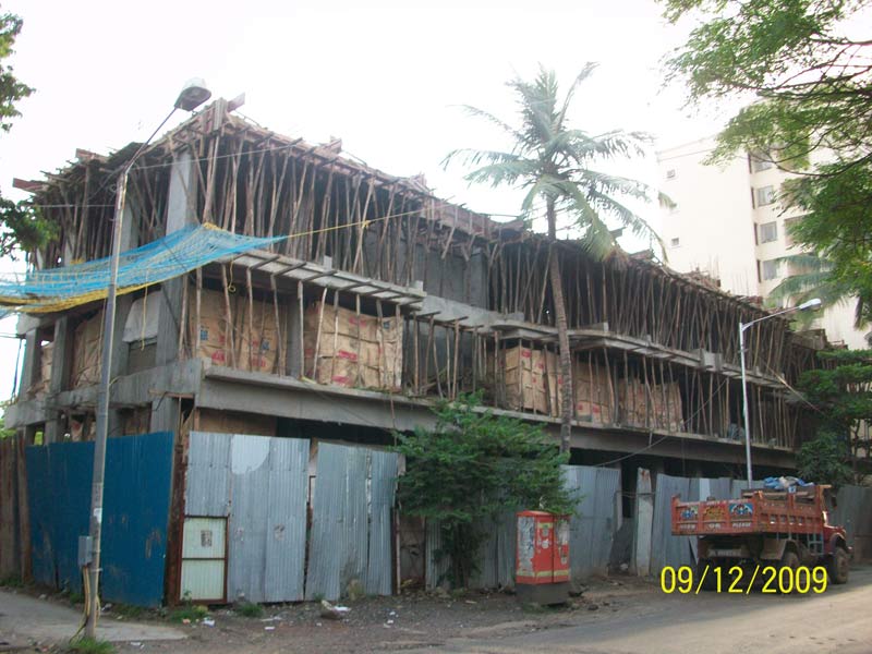 2 BHK Fully Furnished in Mukund Kunj, Goregaon West - Photo 2