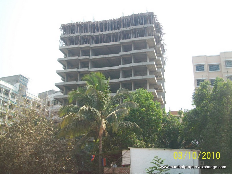 2 BHK Semi-Furnished in Mangal May, Kandivali West - Photo 3