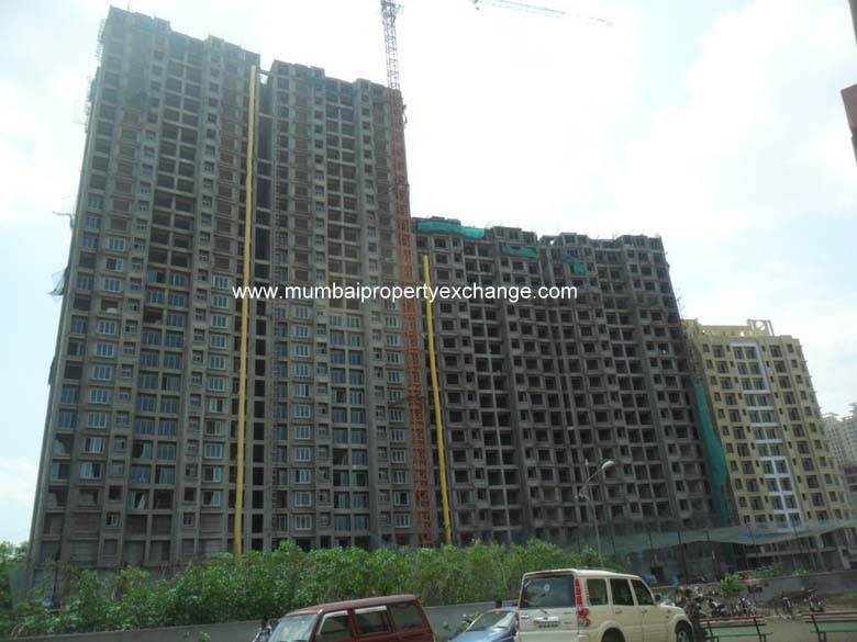 2 BHK Semi-Furnished in Atelier, Thane West - Photo 2