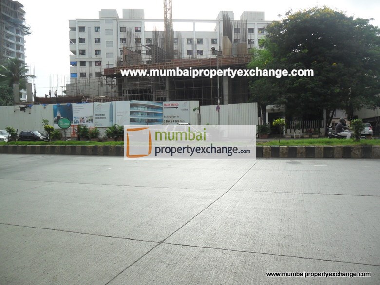 3 BHK Semi-Furnished in Ibis, Kandivali West - Photo 5