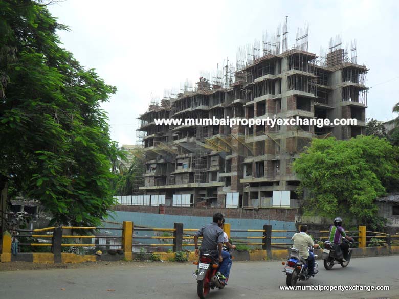 2 BHK Unfurnished in Madhupuri, Kandivali West - Photo 5
