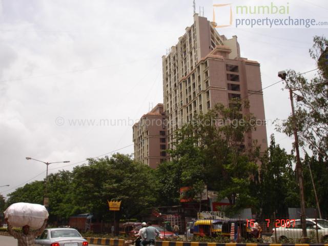 2 BHK in Runwal Heights, Mulund West - Photo 5