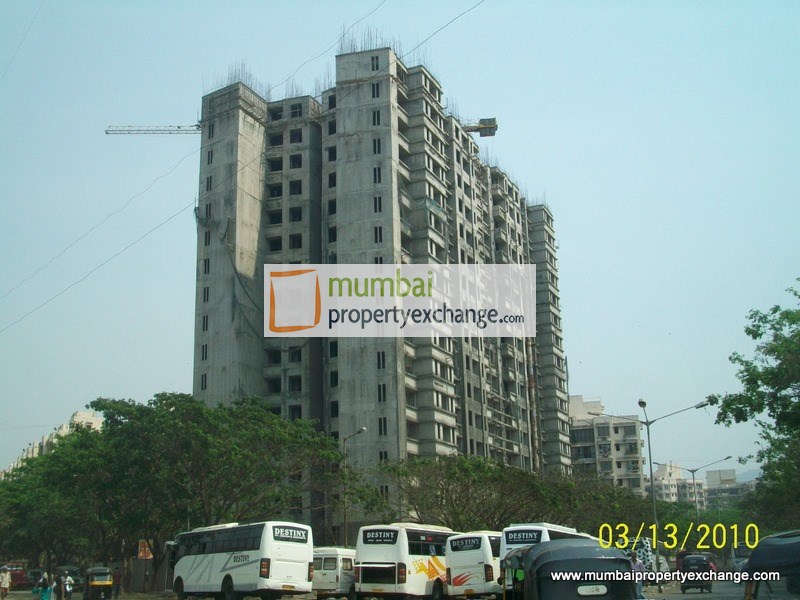 3 BHK Semi-Furnished in Evershine Crown, Kandivali East - Photo 2