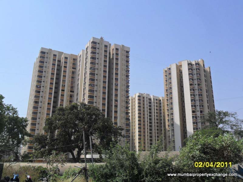 3 BHK Unfurnished in Runwal Garden City, Thane West - Photo 4