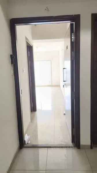 2 BHK Semi-Furnished in Shapoorji Pallonji , Bandra East