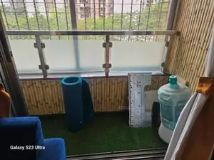 MB photo 1 — photo 3 thumbnail