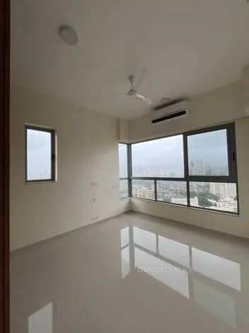 3 BHK Semi-Furnished in Kalpataru Vienta, Kandivali East - Photo 5