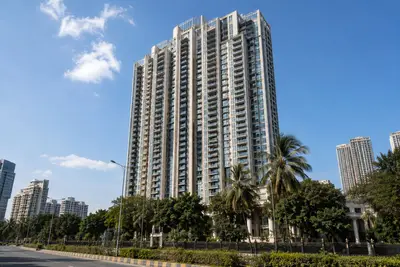 BMC Demolishes Unauthorised Alterations at Rustomjee Crown