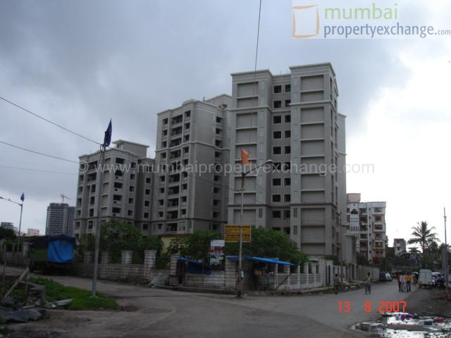 3 BHK Semi-Furnished in Dlf The Park Place , Jogeshwari