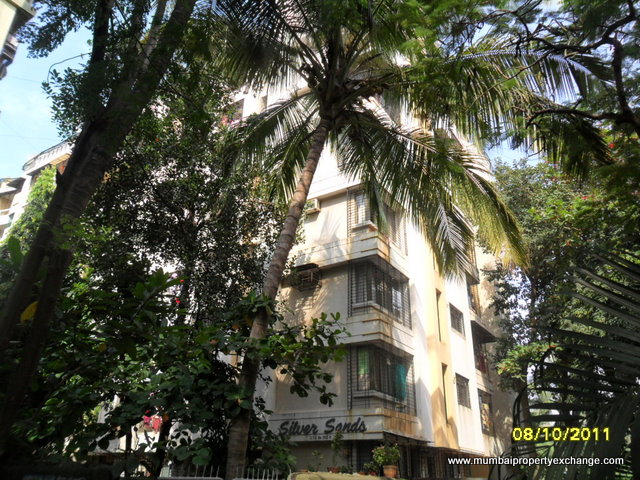 2 BHK Semi-Furnished in Silver Sand , Goregaon West