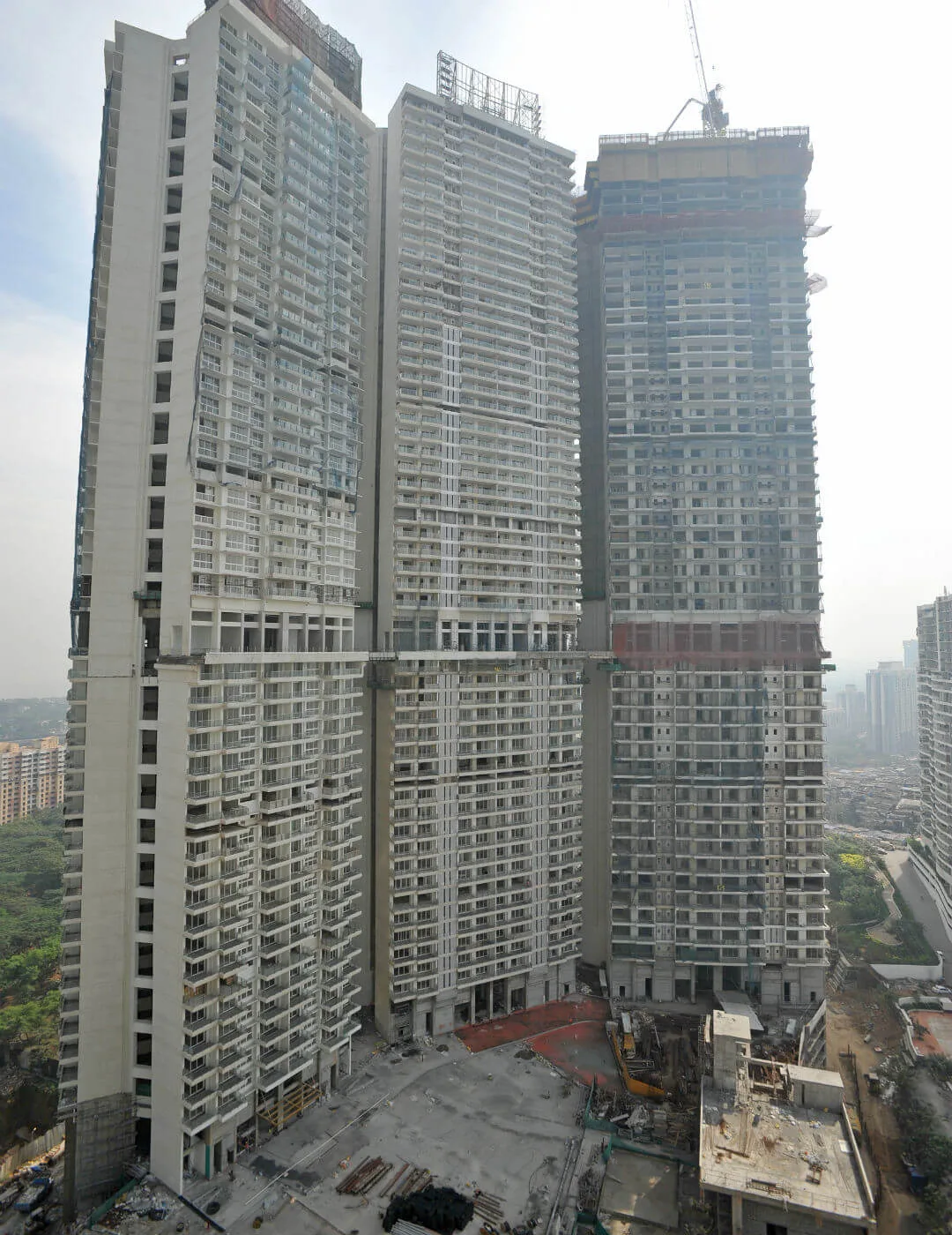 Crescent Bay - T1 - 40, 41 Floors